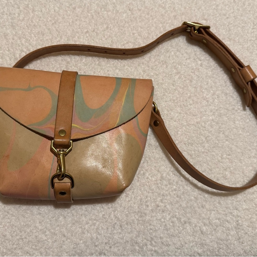Glad & Young Studio Big Sister Fanny Pack
Marbled Colorful 🌈
